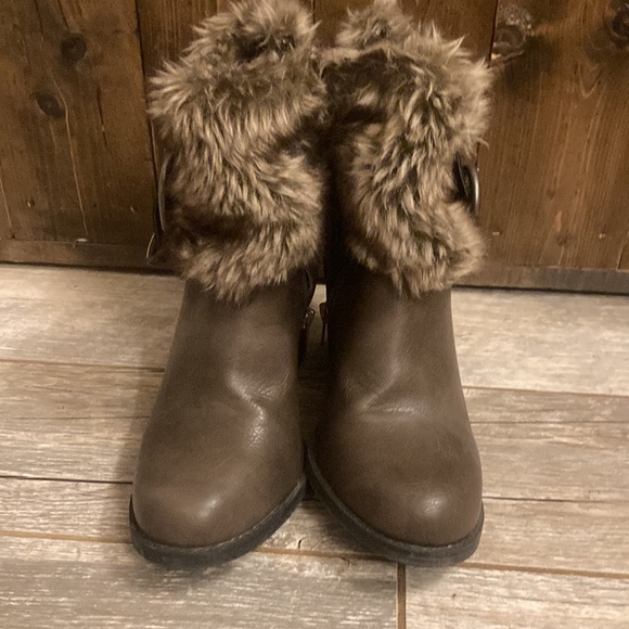 Sugar brand brown fur booties - Picture 6 of 10